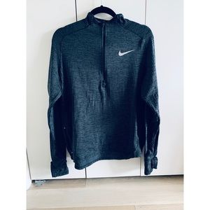 🔸Men’s Nike Pullover Size L